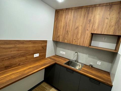 комерційна за адресою Івана Франка вул., 40 к1