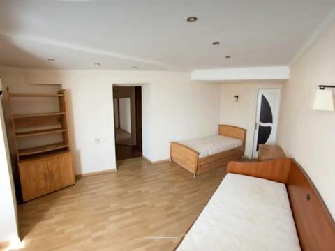 квартира за адресою Захисників України вул. (1-го Травня), 8а