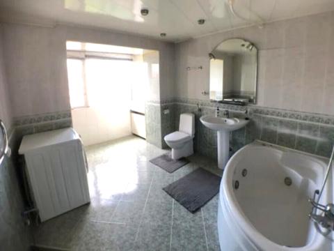 квартира за адресою Захисників України вул. (1-го Травня), 8а