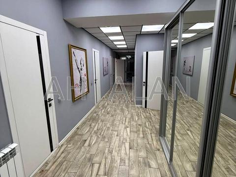 комерційна за адресою Дегтярівська вул., 33а