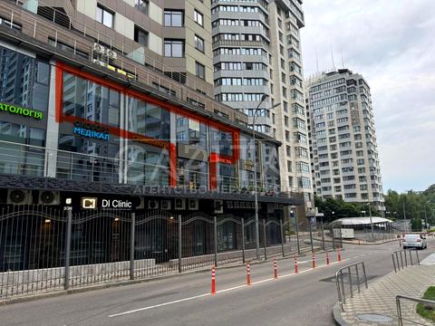 комерційна за адресою Андрія Верхогляда вул. (Михайла Драгомирова), 14-А