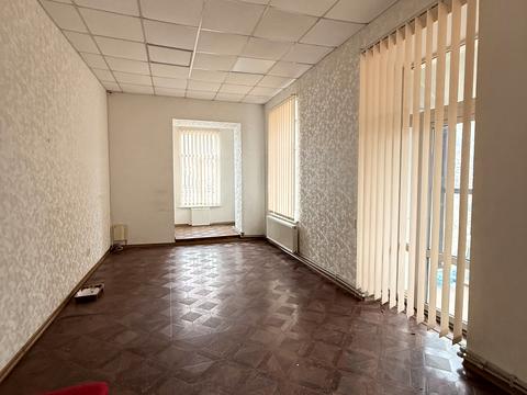 комерційна за адресою В'ячеслава Чорновола вул., 41