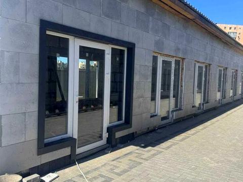 комерційна за адресою смт. Авангард, Торгова вул., 3