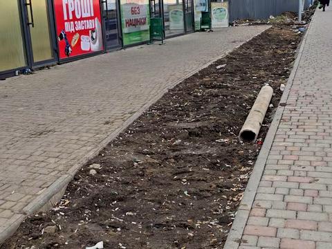 комерційна за адресою смт. Авангард, Торгова вул., 3