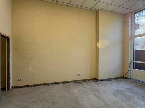 комерційна за адресою Валерія Лобановського просп., 144