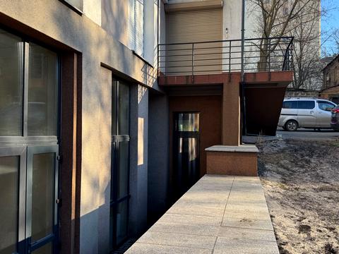 комерційна за адресою Валерія Лобановського просп., 144