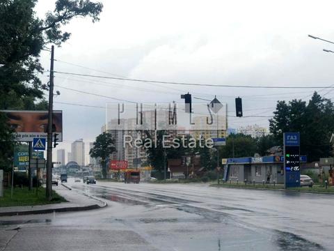 комерційна за адресою Лісова вул., 2