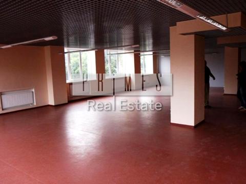 комерційна за адресою Лісова вул., 2