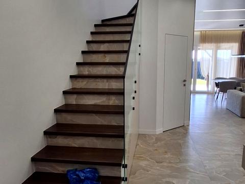 будинок за адресою с. Сторожниця, малинова