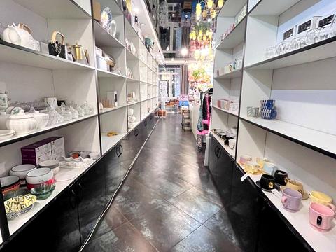 комерційна за адресою Анни Ахматової вул., 30