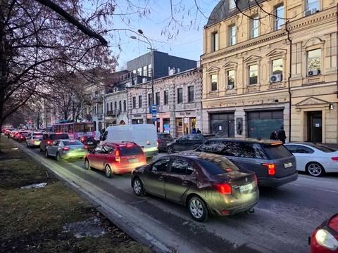 коммерческая по адресу Дмитрия Яворницкого просп. (Карла Маркса), 40