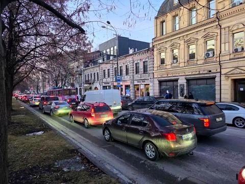 коммерческая по адресу Дмитрия Яворницкого просп. (Карла Маркса), 40