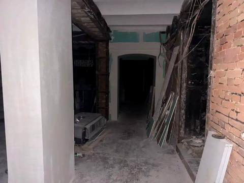 коммерческая по адресу Дмитрия Яворницкого просп. (Карла Маркса), 40