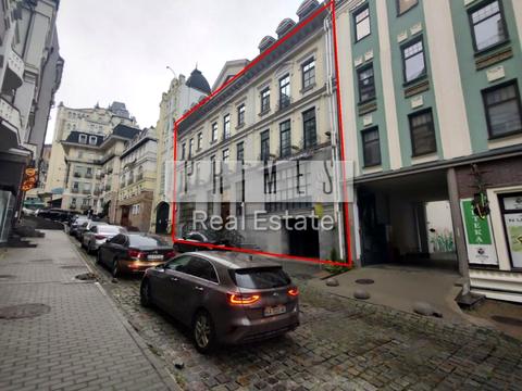 комерційна за адресою Воздвиженська вул., 56