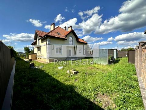 будинок за адресою Вишнева вул.