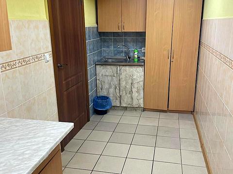 комерційна за адресою Київ, Єреванська вул., 8