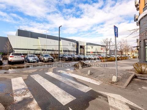 комерційна за адресою Тадея Рильського бульв., 1