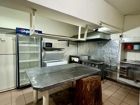 комерційна за адресою Пастера вул., 46