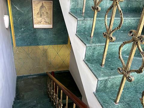 комерційна за адресою Олександра Кониського вул., 80