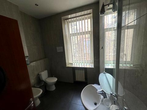 комерційна за адресою Олександра Кониського вул., 80