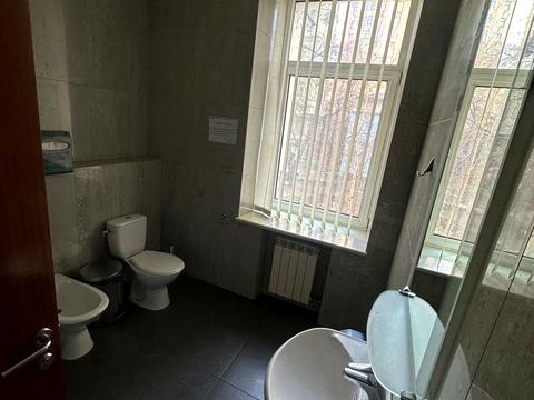 комерційна за адресою Олександра Кониського вул., 80