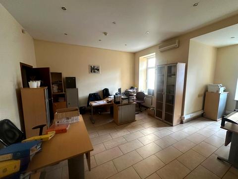 комерційна за адресою Олександра Кониського вул., 80