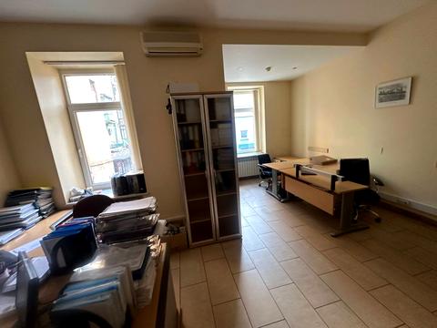 комерційна за адресою Олександра Кониського вул., 80