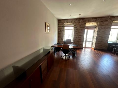 комерційна за адресою Олександра Кониського вул., 80