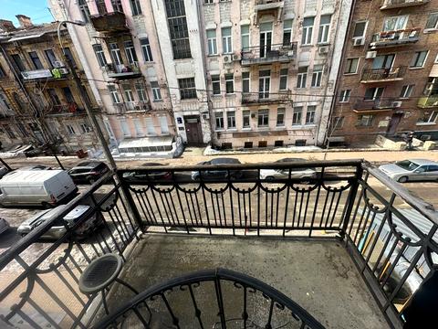 комерційна за адресою Олександра Кониського вул., 80