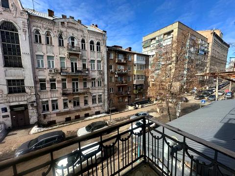 комерційна за адресою Олександра Кониського вул., 80