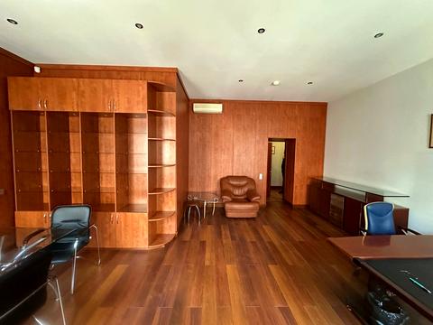 комерційна за адресою Олександра Кониського вул., 80