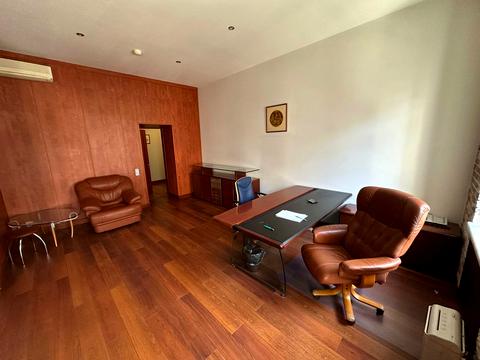 комерційна за адресою Олександра Кониського вул., 80