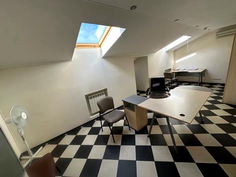 комерційна за адресою Олександра Кониського вул., 80