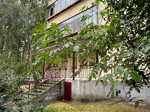 комерційна за адресою Чорних Запорожців вул. (Короленка), 64