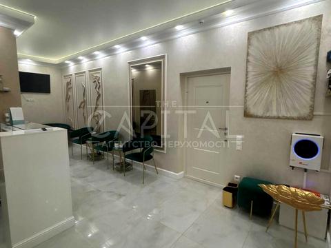 комерційна за адресою Михайла Бойчука вул. (Кіквідзе), 19-А