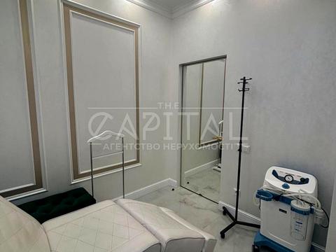 комерційна за адресою Михайла Бойчука вул. (Кіквідзе), 19-А