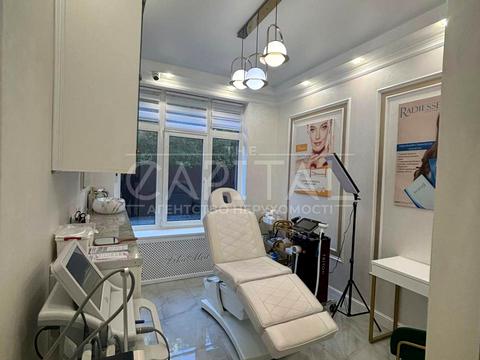 комерційна за адресою Михайла Бойчука вул. (Кіквідзе), 19-А