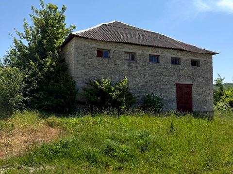 комерційна за адресою Молодіжна, 3а