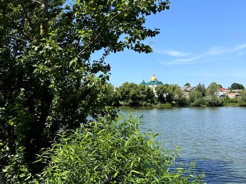 коммерческая по адресу Молодіжна, 3а