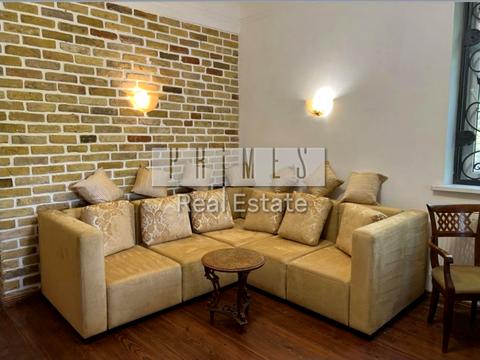 комерційна за адресою Редутна вул., 8