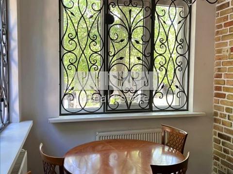 комерційна за адресою Редутна вул., 8