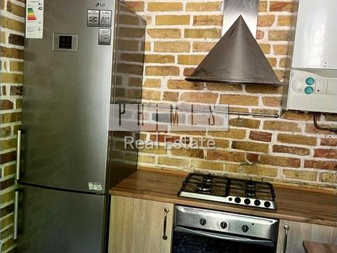 комерційна за адресою Редутна вул., 8