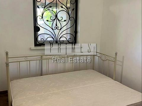 комерційна за адресою Редутна вул., 8