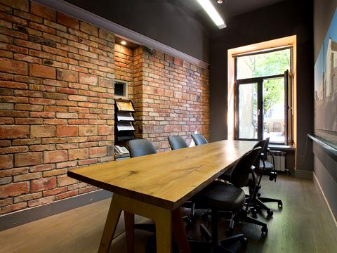 комерційна за адресою Івана Франка вул., 4