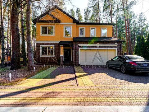 будинок за адресою Набережна вул.