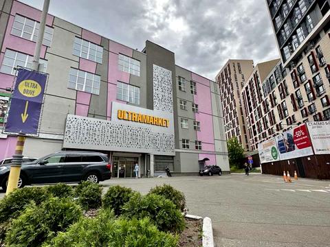 комерційна за адресою Дениса Монастирського вул. (Василя Сурікова), 3а