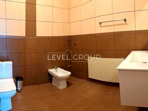 комерційна за адресою Лейпцизька вул., 3