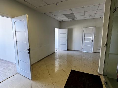 комерційна за адресою В'ячеслава Чорновола просп. (), 67г