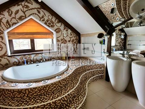 дом по адресу Центральна