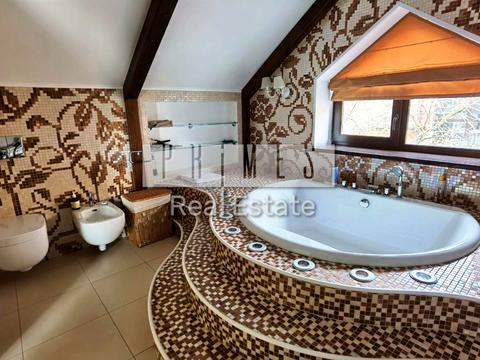 дом по адресу Центральна